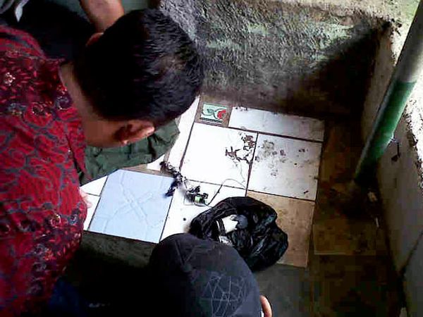 Paket Mencurigakan di Cililitan Dihancurkan