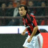 Napoli Ramaikan Perburuan Pirlo