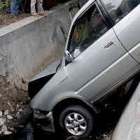 Sopir Ngantuk, Kijang Silver Nyemplung Sungai