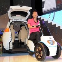 Geely McCAR, Mobil Listrik Dilengkapi Skuter