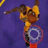 Alot, Lakers Kembali Unggul