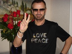 Ringo Starr Rekam Album Solo Tentang Dirinya dan Liverpool