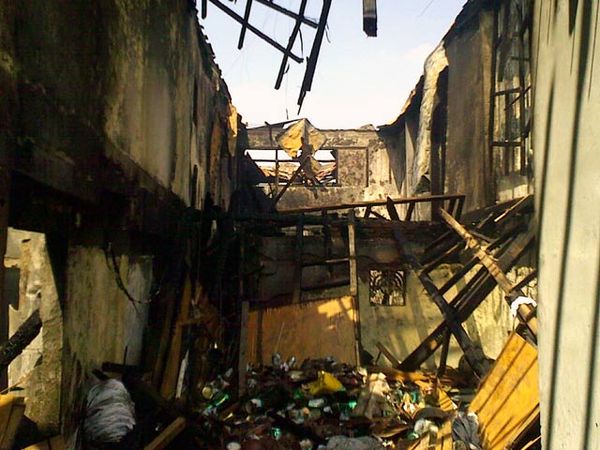 6 Toko di Jl Palmerah Barat Terbakar