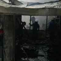 Petugas PMK Belum Bisa Lokalisir Api di Krembangan Kidul