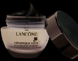 Pudarkan Lingkar Hitam & Kerut Mata dengan Lancome