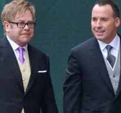 Elton John Datang ke Pernikahan William Bareng Pasangannya