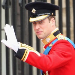 William Tiba di Westminster Abbey Didampingi Pangeran Harry