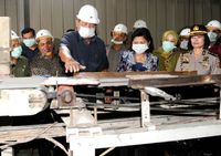 May Day, SBY Kunjungi Pabrik Keramik