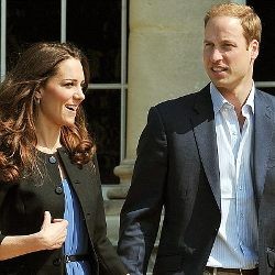Naik Helikopter, William & Kate Bulan Madu Singkat