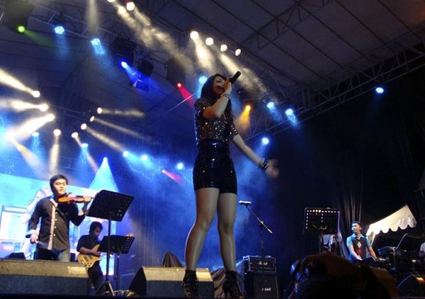Kampoeng Jazz Dipadati Penonton