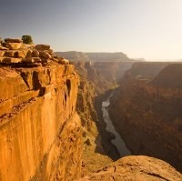 Pengendara Selamat Setelah Jatuh dari Grand Canyon