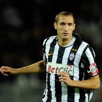 Chiellini Setia kepada Nyonya Tua