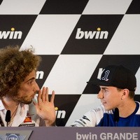 Lorenzo & Simoncelli Ribut Soal Etika Balapan