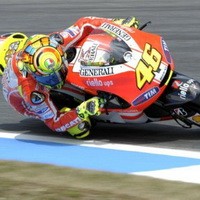 Rossi Keluhkan Performa Motornya