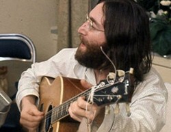 Mikrofon dan Peralatan Rekaman Pribadi John Lennon Akan Segera Dilelang