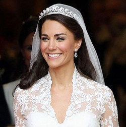 Kate Middleton Pakai Anting Rp 214 Juta Saat Menikah