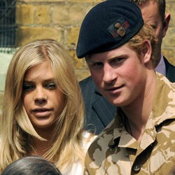 Chelsy Davy Tak Mau Menikah Dengan Pangeran Harry
