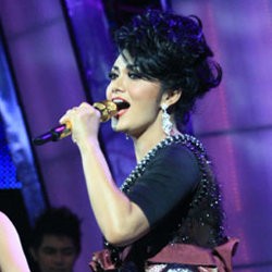 Hamil, KD Minta Jadwal Manggung Dikurangi