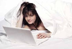 Wanita Nonton Film Biru untuk Pelajari Teknik Baru