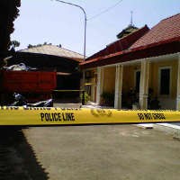 Polisi Tangkap 2 Orang Terkait Bom Cirebon