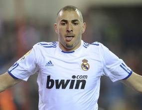 Menyerang Harus, Bertahan Juga Wajib