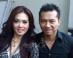 Anang Dituding Merusak Karier Syahrini