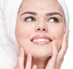 Perawatan Alami untuk Cerahkan Warna Bibir