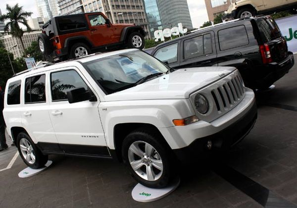 Jeep Wrangler dan Patriot Meluncur