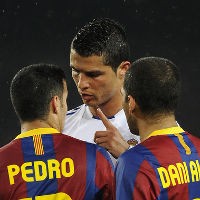 Wasit Dituding Bantu Barca ke Final