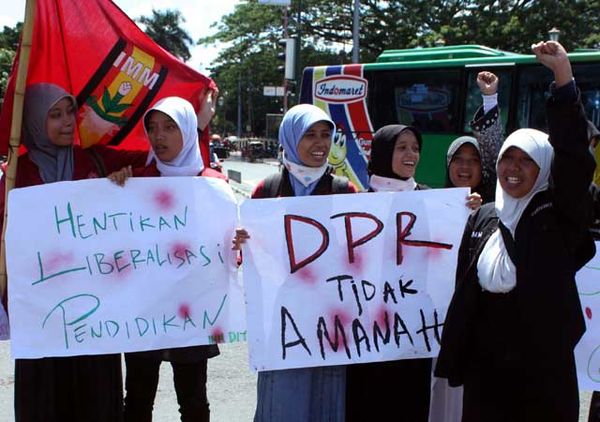 Mahasiswa Tolak Komersialisasi Pendidikan