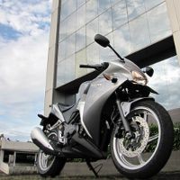 Membelah Jakarta dengan Honda CBR250R