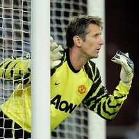 Fergie Dukung Keputusan Pensiun Van der Sar