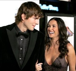 5 Alasan Pria Menyukai Wanita Lebih Tua