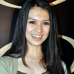 Donita Deg-Degan Mau Kuliah