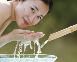 Terapi Air untuk Sembuhkan Jerawat