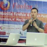 Firefox 4 Unjuk Gigi di Depan Komunitas TI Surabaya