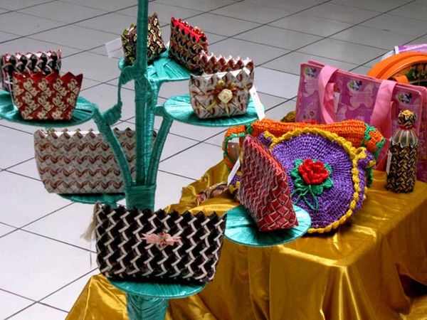 Mengubah Sampah Jadi Barang Bernilai Jual