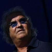 Bos Renault F1 Jual Koleksi Jaguar