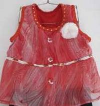 Padukan Pakaian Bekas dengan Sampah Plastik