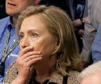 Hillary Tutup Mulut Saat Nobar Osama karena Batuk, Bukan Ngeri