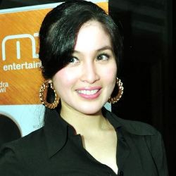 Sandra Dewi Tak Mau Dicap Playgirl
