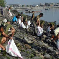 HUT 718 Kota Surabaya, Marinir Bersih-bersih Kenjeran