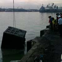 Sopir Akui Truk Nyemplung Laut karena Hand Rem Rusak