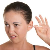 Waspadai Korek Kuping Bisa Merusak Gendang Telinga