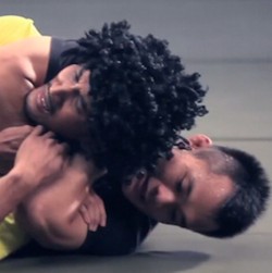 Gara Gara Bola, Restu Sinaga Hadapi Buaya