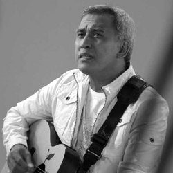 Iwan Fals, Bermusik Sambil Menanam Pohon