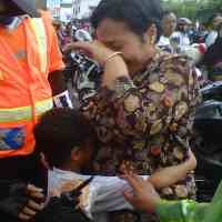 Asyik Nonton Pawai, Seorang Anak Terpisah dari Orangtua