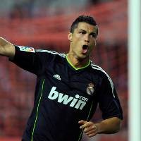 Ronaldo Empat Gol, Madrid Gasak Sevilla