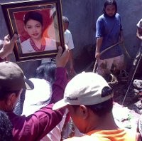 Isak Tangis Warnai Pemakaman Pramugari Merpati Sumayani