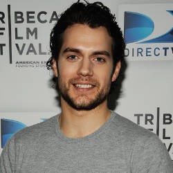 Pemeran Superman Henry Cavill Tunangan